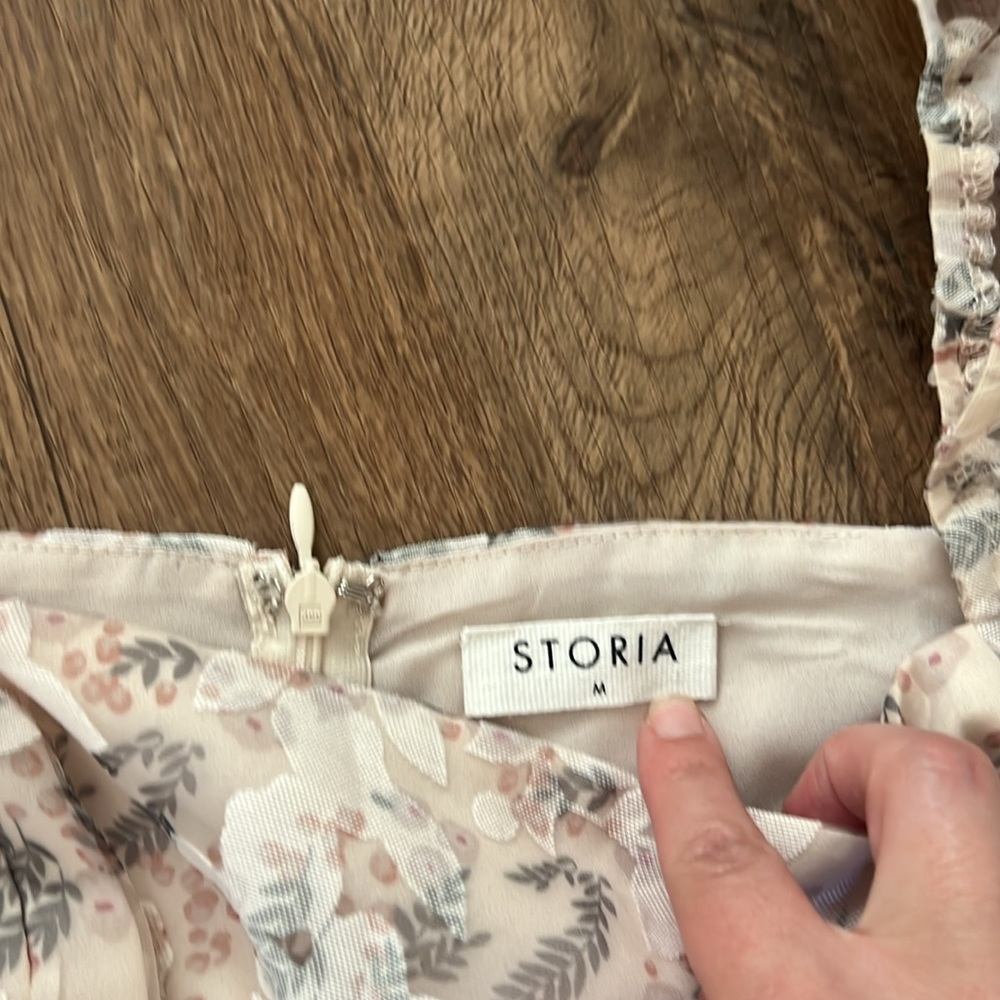 Storia Floral Maxi Dress - Picture 4 of 5